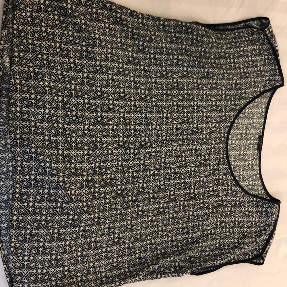 Ann Taylor navy and white blouse EUC